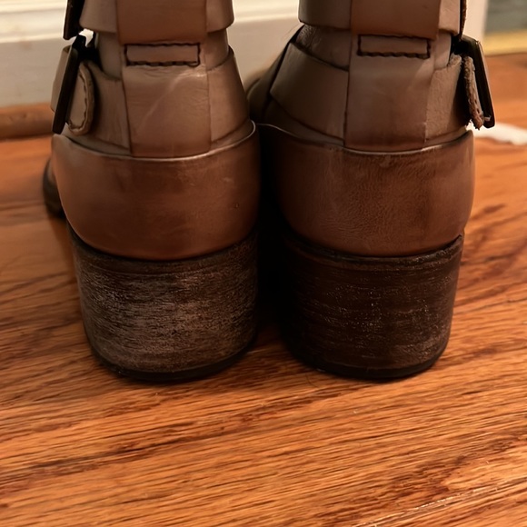 Clarks woman’s boots - Picture 5 of 5